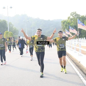 Runner Photo 6890455