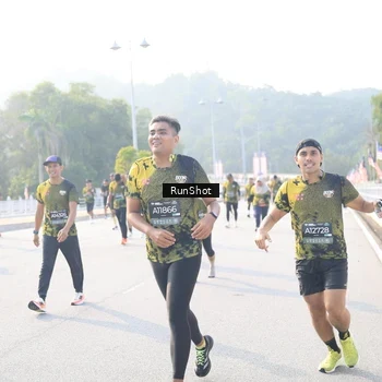 Runner Photo 6890459