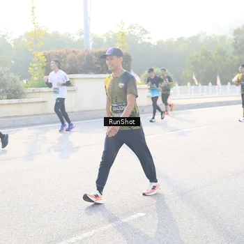 Runner Photo 6890484