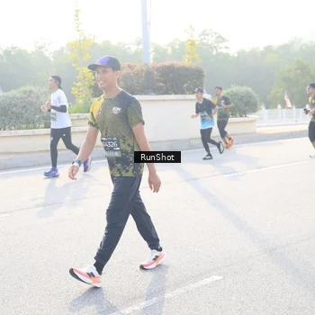 Runner Photo 6890493