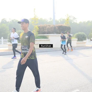 Runner Photo 6890496