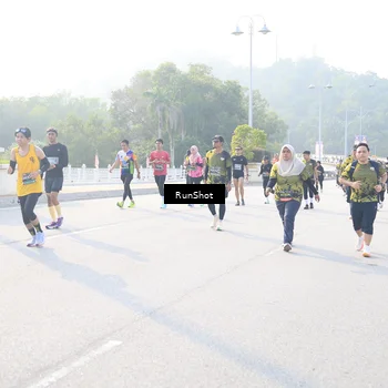 Runner Photo 6890578