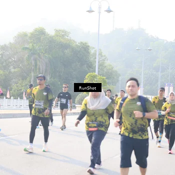 Runner Photo 6890598