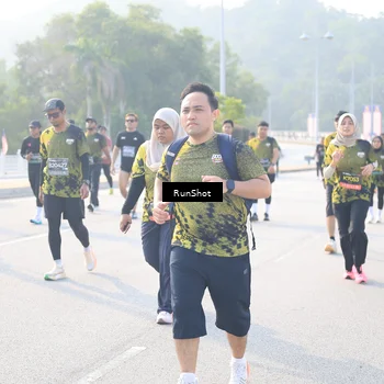 Runner Photo 6890632