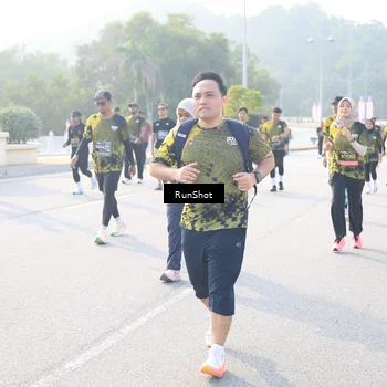 Runner Photo 6890633