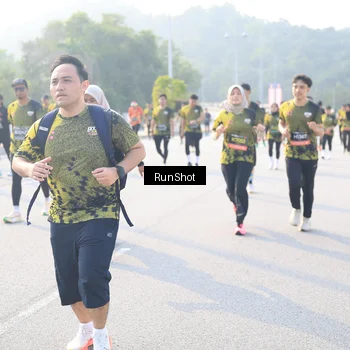 Runner Photo 6890636
