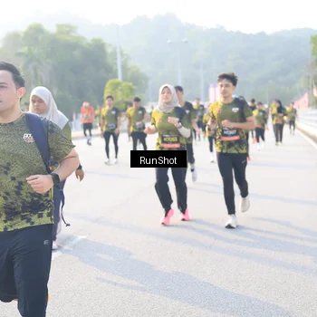 Runner Photo 6890647