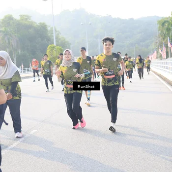 Runner Photo 6890664