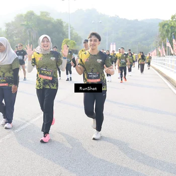 Runner Photo 6890667