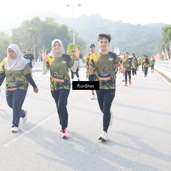 Runner Photo 6890668