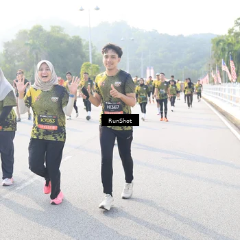 Runner Photo 6890674