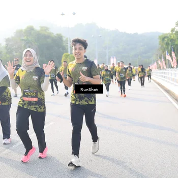 Runner Photo 6890676