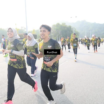 Runner Photo 6890706
