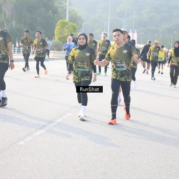 Runner Photo 6890769