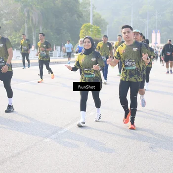 Runner Photo 6890788