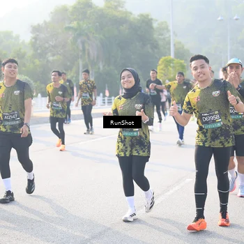 Runner Photo 6890799
