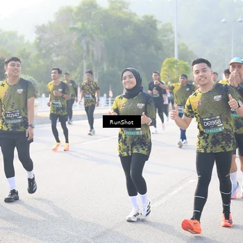 Runner Photo 6890802