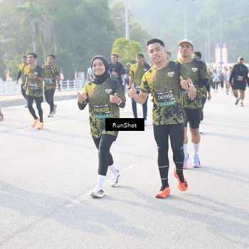 Runner Photo 6890803
