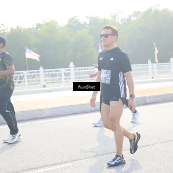 Runner Photo 6890825
