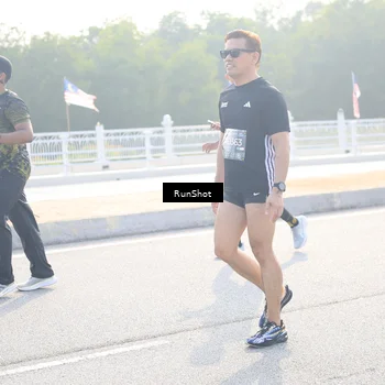 Runner Photo 6890832