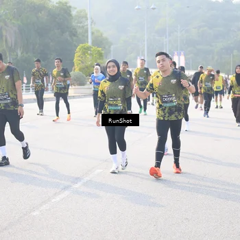 Runner Photo 6890836