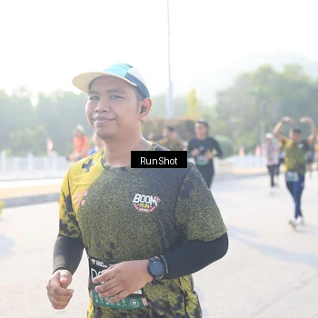 Runner Photo 6890884