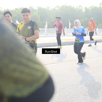 Runner Photo 6890898