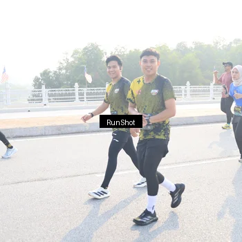 Runner Photo 6890907