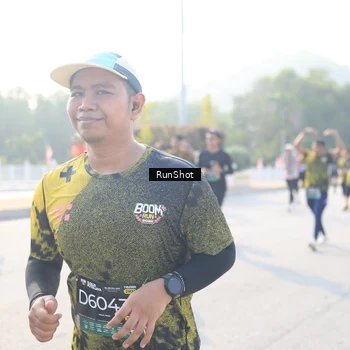 Runner Photo 6890913