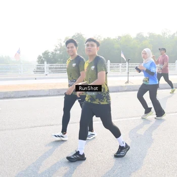 Runner Photo 6890921