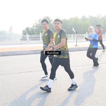 Runner Photo 6890923