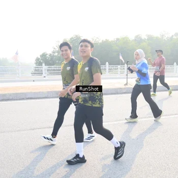 Runner Photo 6890927