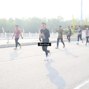 Runner Photo 6890931
