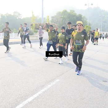 Runner Photo 6890944