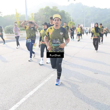 Runner Photo 6890993
