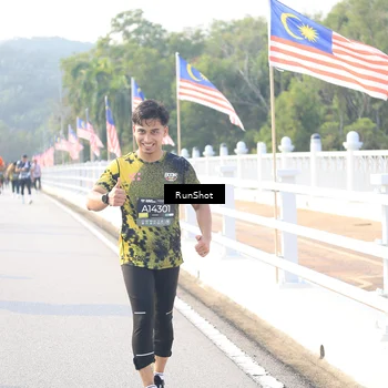 Runner Photo 6891143