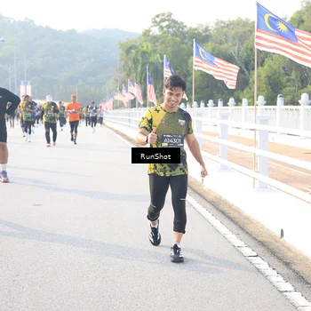 Runner Photo 6891144