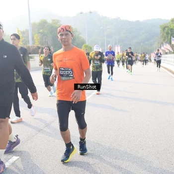 Runner Photo 6891333