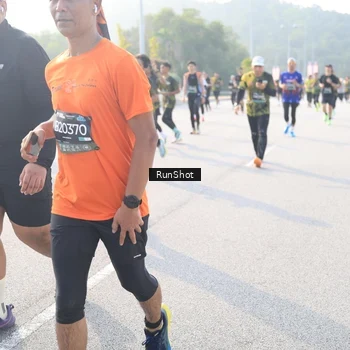 Runner Photo 6891360