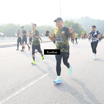 Runner Photo 6891481