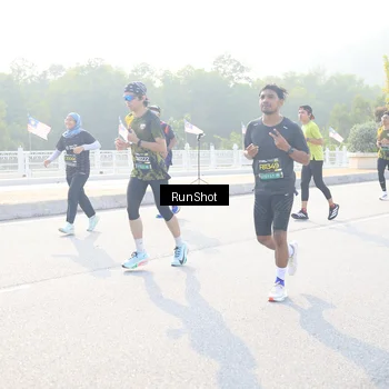 Runner Photo 6891572