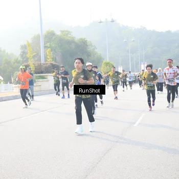 Runner Photo 6891635
