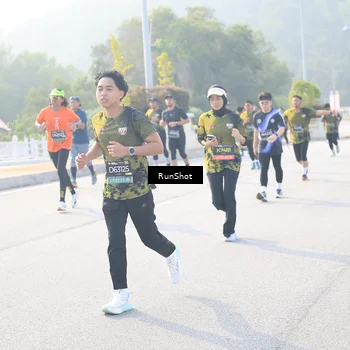 Runner Photo 6891661