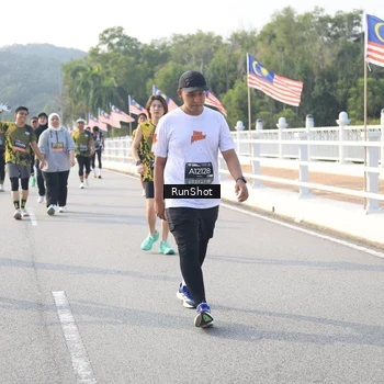 Runner Photo 6891876