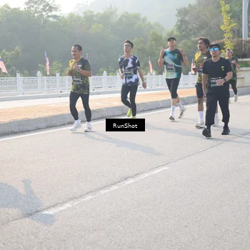 Runner Photo 6892021