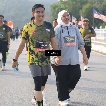 Runner Photo 6892030