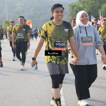 Runner Photo 6892039