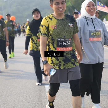Runner Photo 6892052