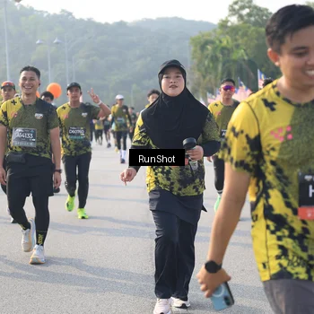 Runner Photo 6892057