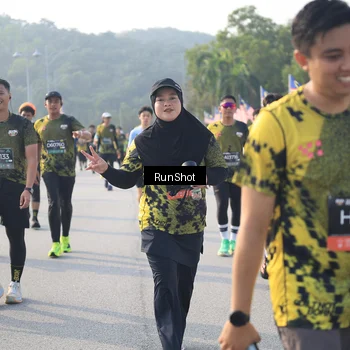 Runner Photo 6892063